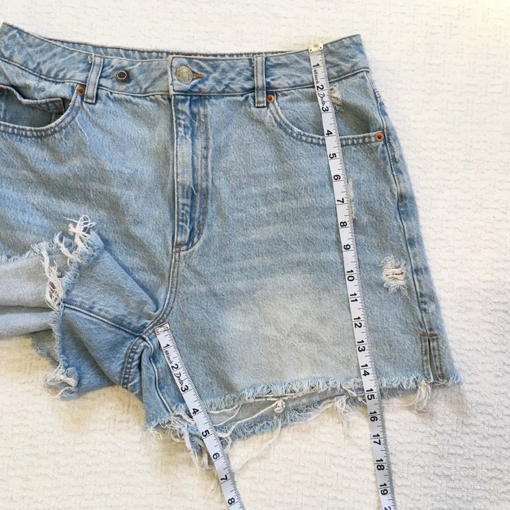 Garage Denim Light Wash Distressed Cut Off Jean‎ Shorts Women's Size 13 - Picture 6 of 6